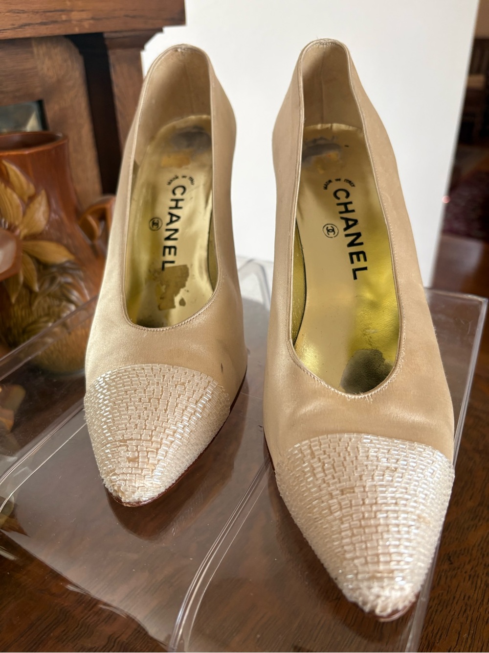 CHANEL Vintage Cream Satin Pointed Toe Pumps with Textured Cap Size 39 EU/8.5 US - Picture 16 of 16